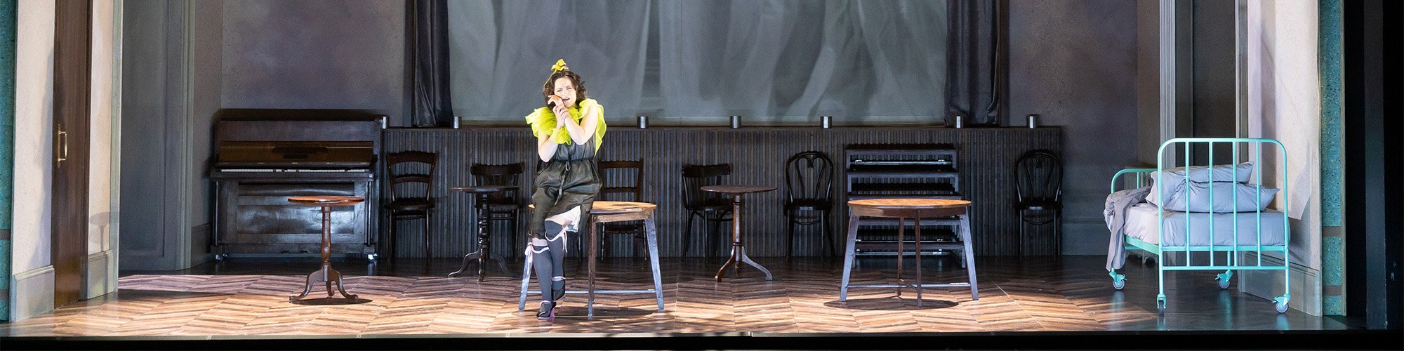 La traviata production image